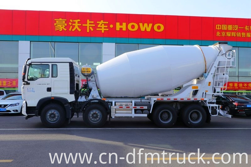 Howo T5g 340hp 8x4 Concrete Mixer Truck